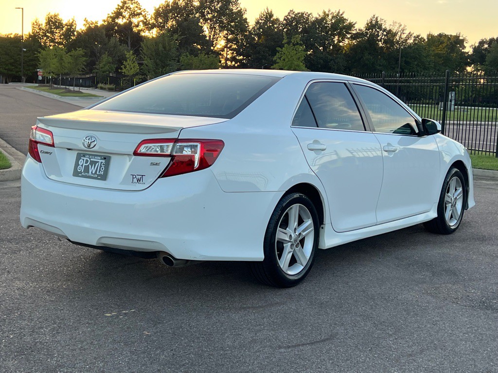 2014 Toyota Camry Image 5