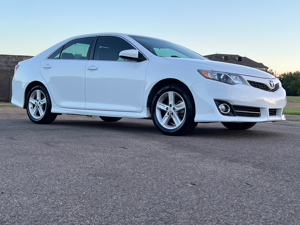 2014 Toyota Camry Image 7