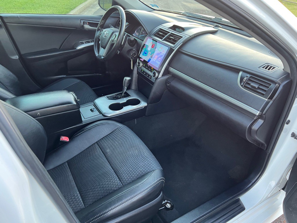 2014 Toyota Camry Image 15