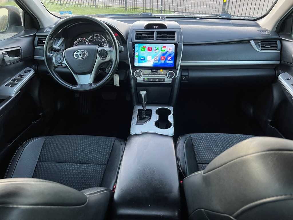 2014 Toyota Camry Image 17