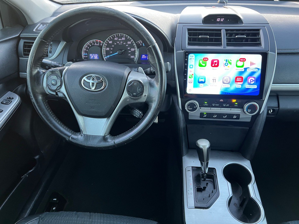 2014 Toyota Camry Image 18
