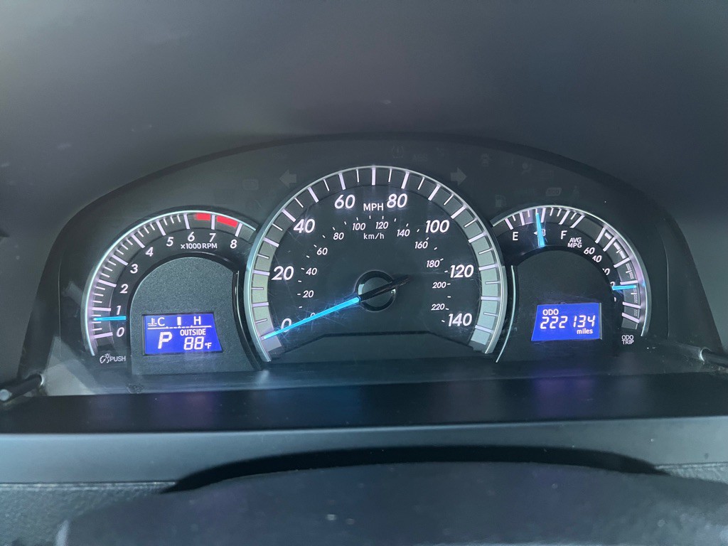 2014 Toyota Camry Image 19