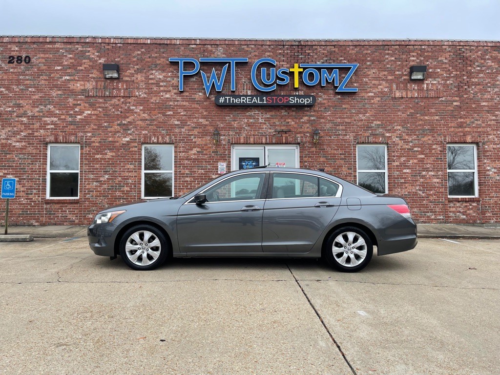 2010 Honda Accord Image 1