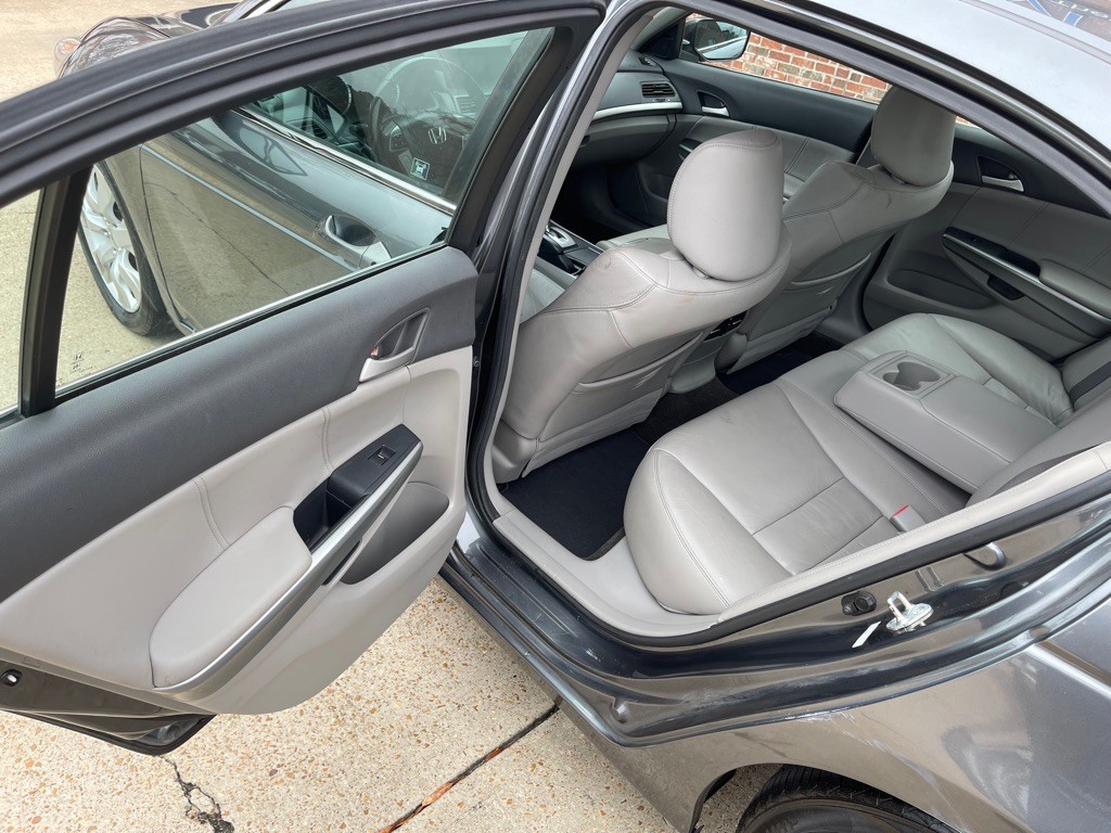 2010 Honda Accord Image 8