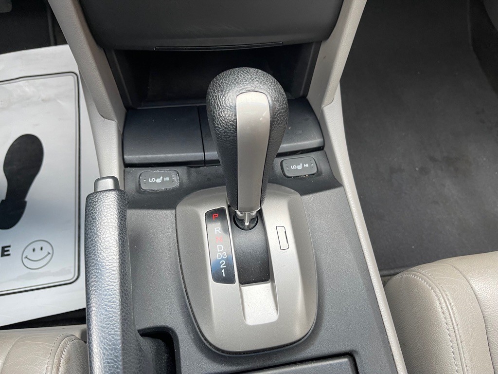 2010 Honda Accord Image 11