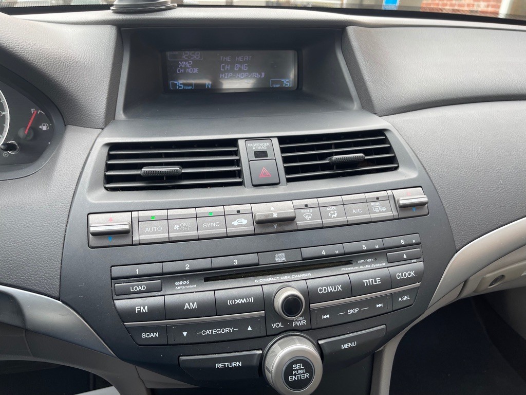 2010 Honda Accord Image 12