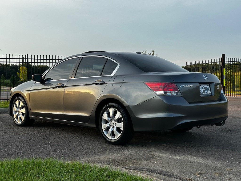 2010 Honda Accord Image 16