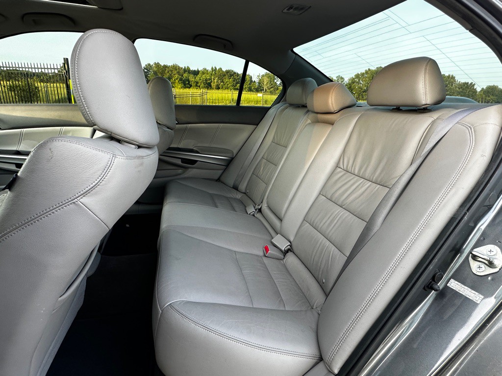 2010 Honda Accord Image 25