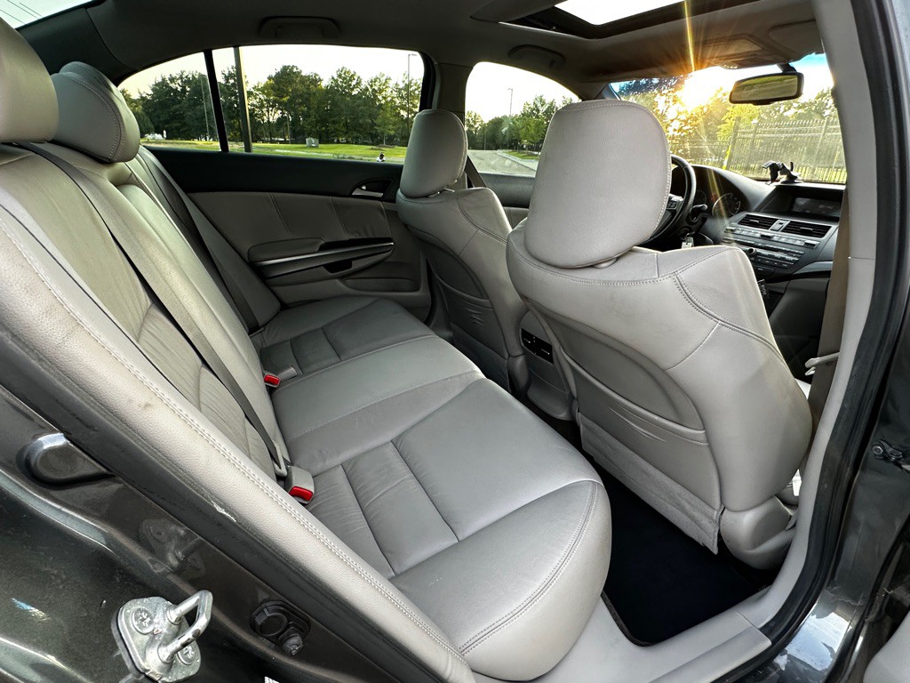 2010 Honda Accord Image 28