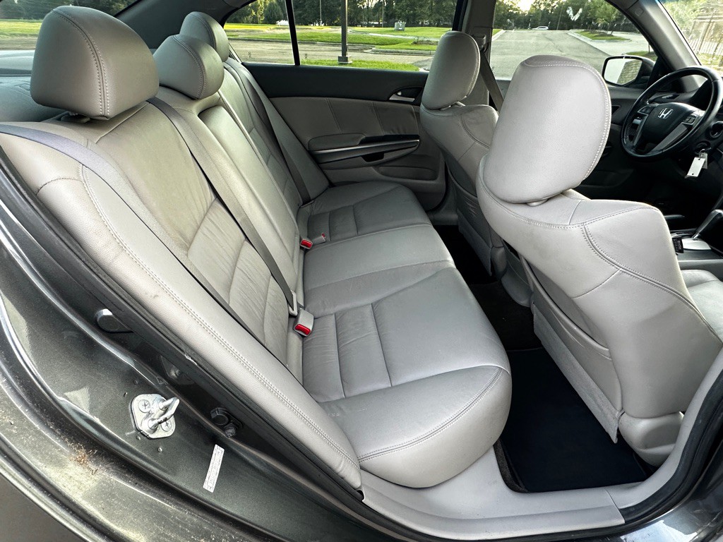2010 Honda Accord Image 30