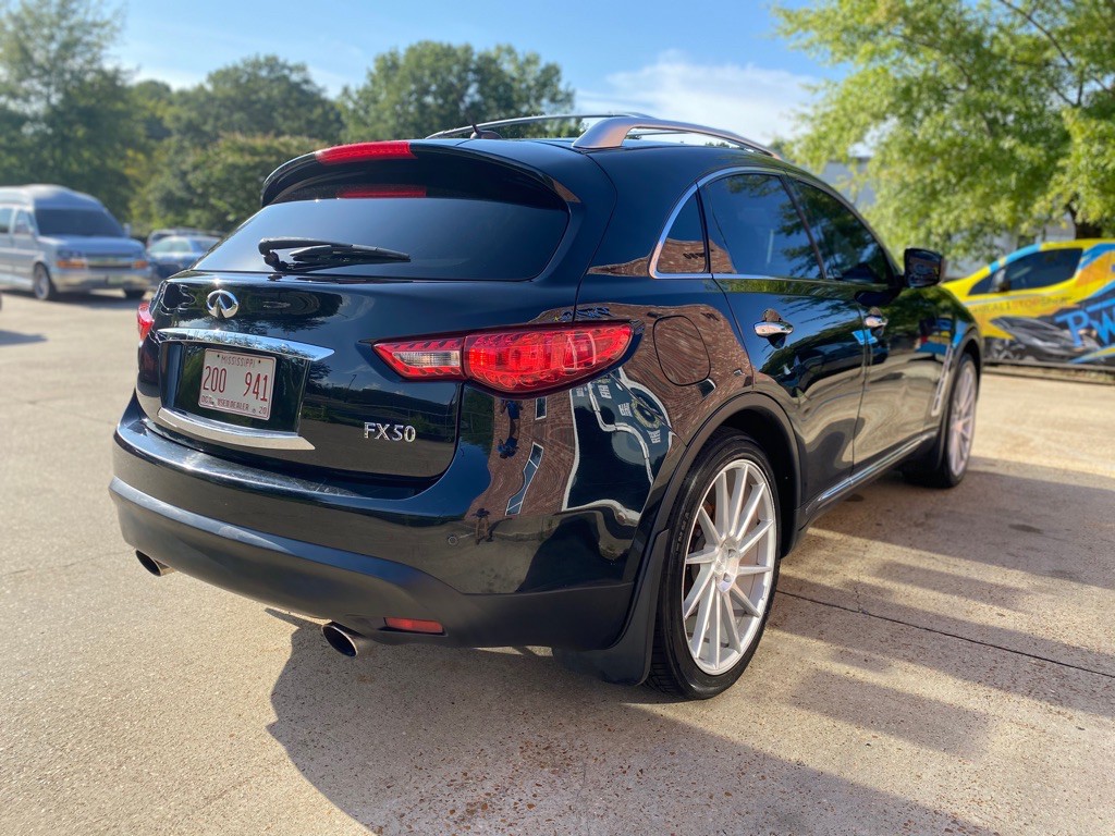 2011 INFINITI FX50 Image 5