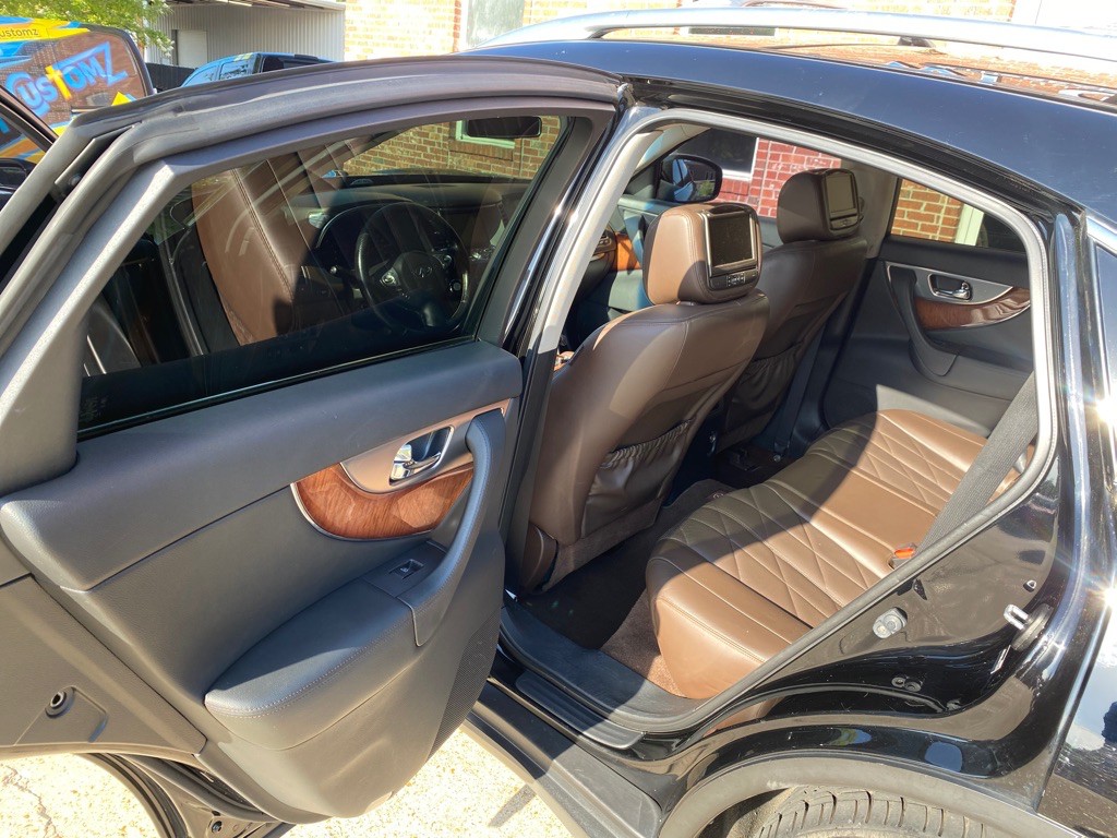 2011 INFINITI FX50 Image 9