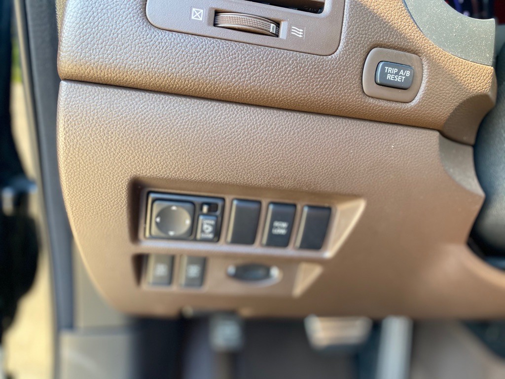 2011 INFINITI FX50 Image 18