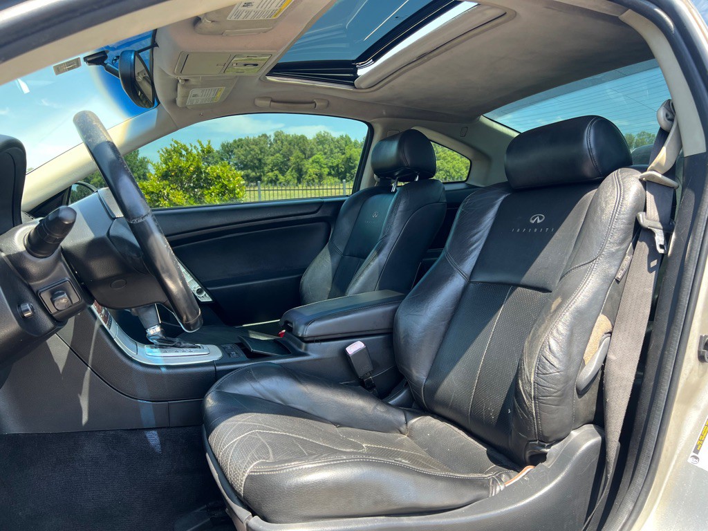 2005 INFINITI G35 Image 10
