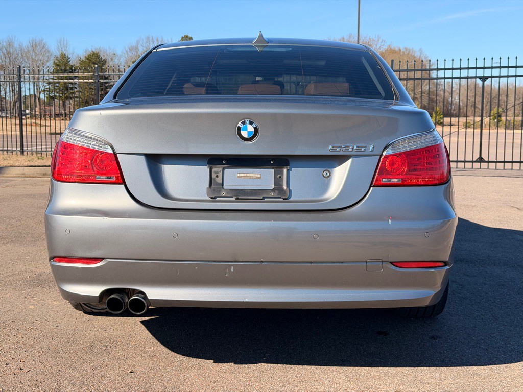 2010 BMW 5 Series Image 3