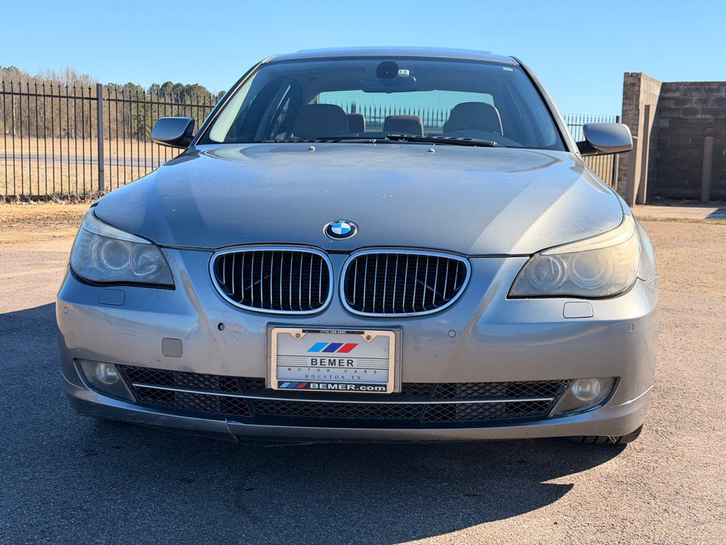 2010 BMW 5 Series Image 5