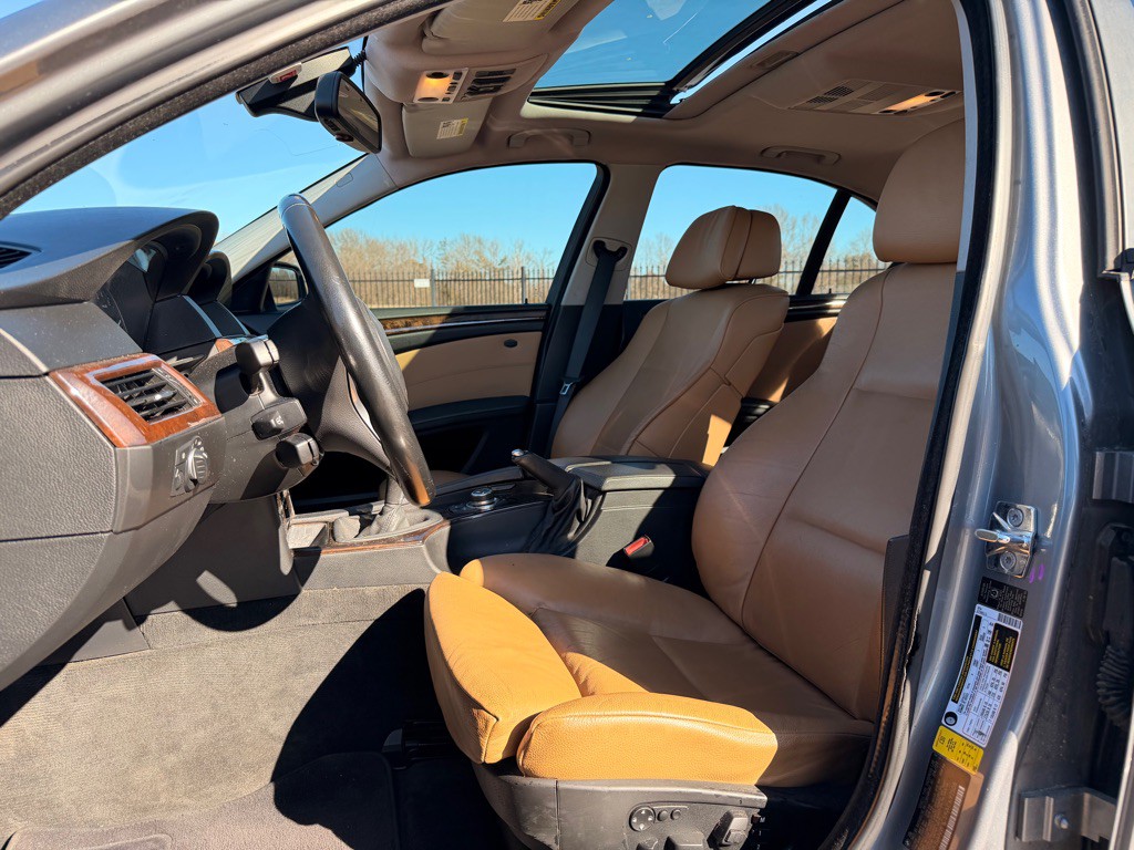 2010 BMW 5 Series Image 6