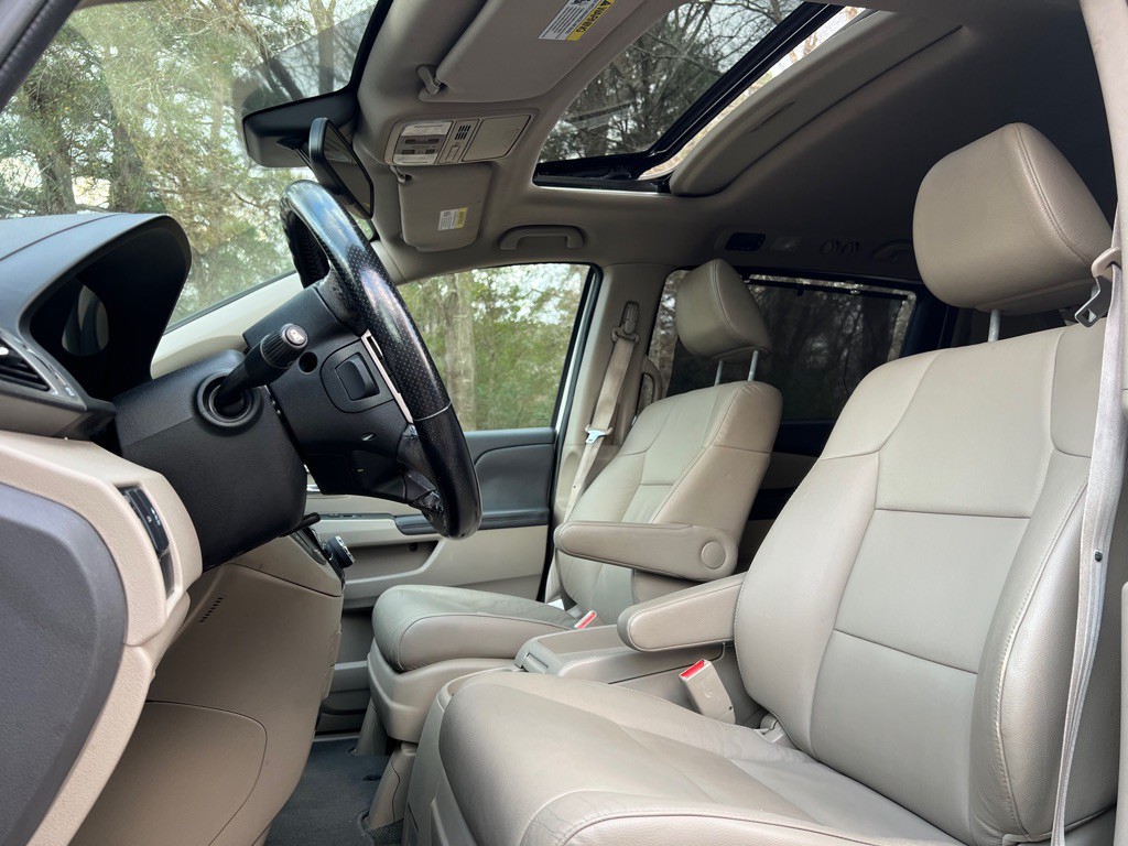 2016 Honda Odyssey Image 10