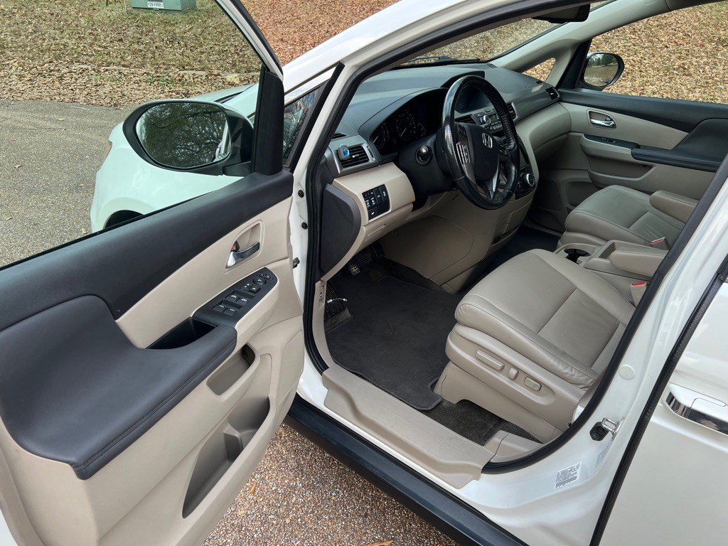 2016 Honda Odyssey Image 11