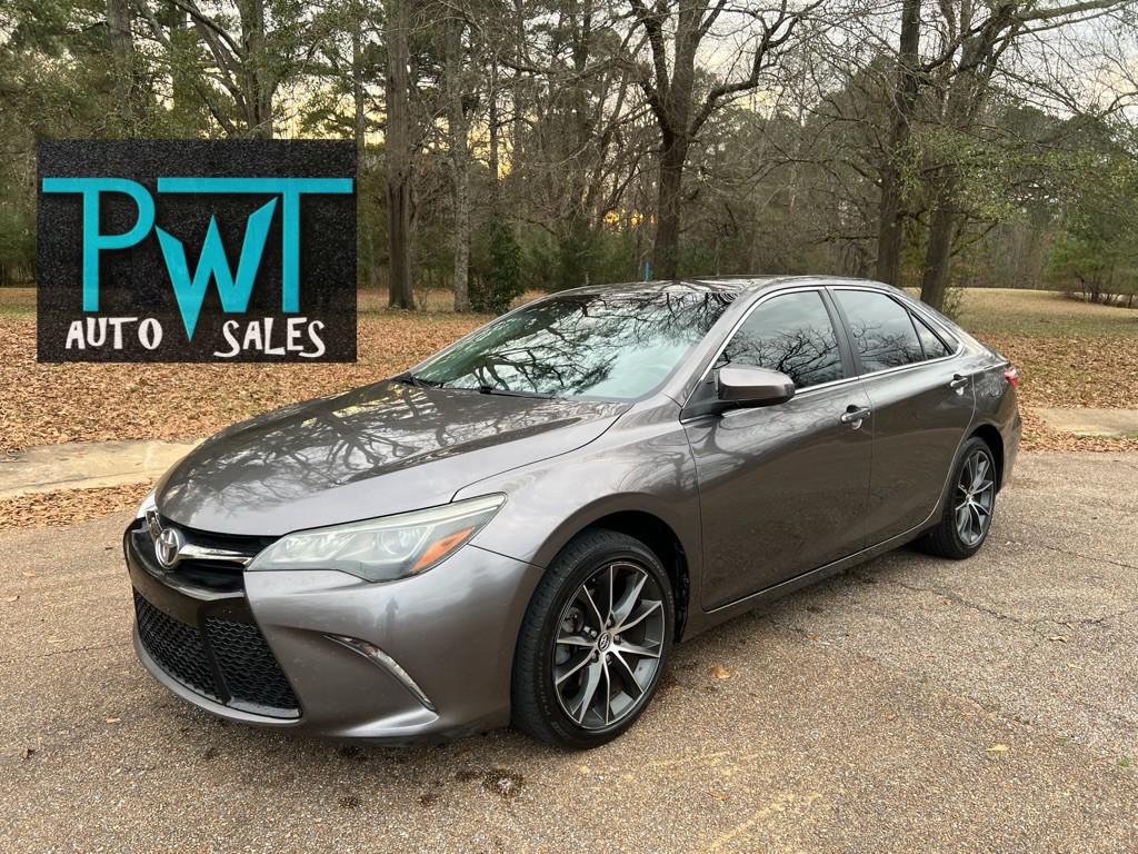 2015 Toyota Camry Image 1