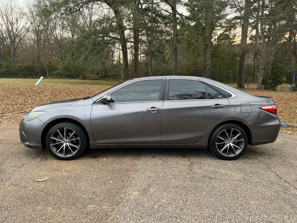 2015 Toyota Camry Image 3