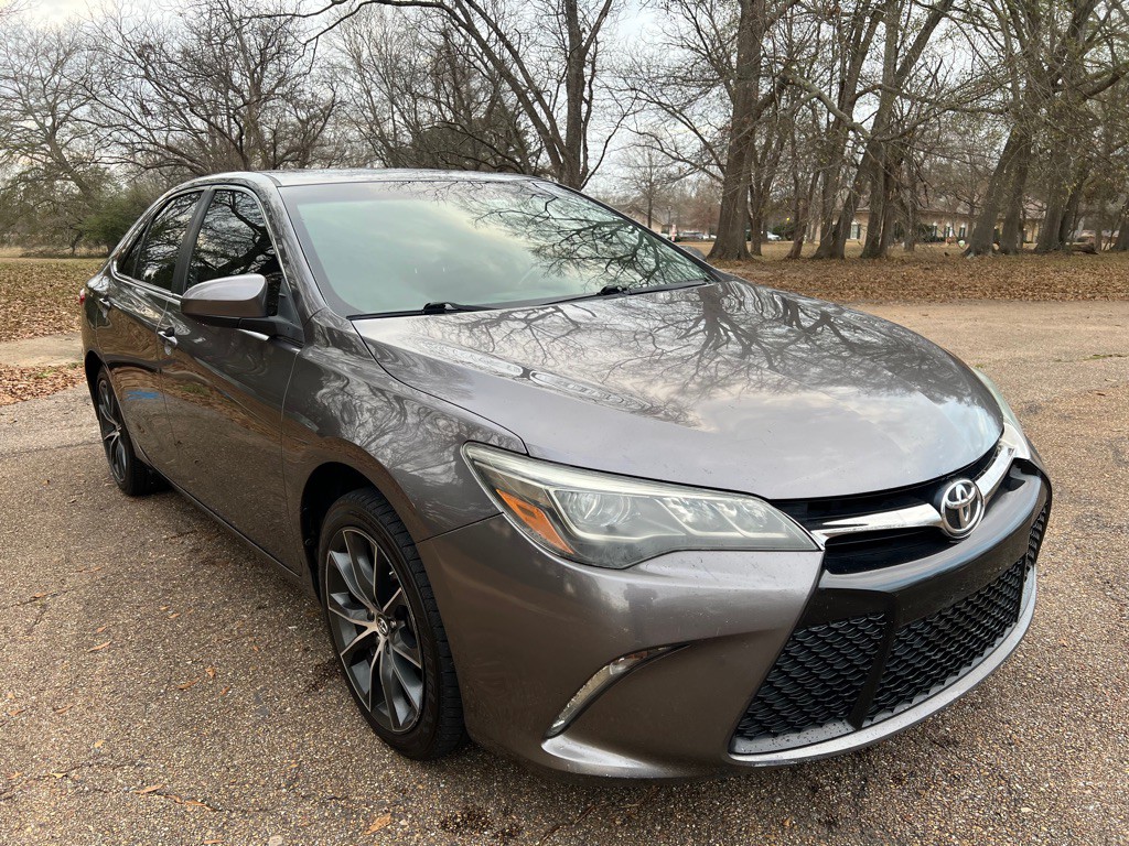 2015 Toyota Camry Image 8