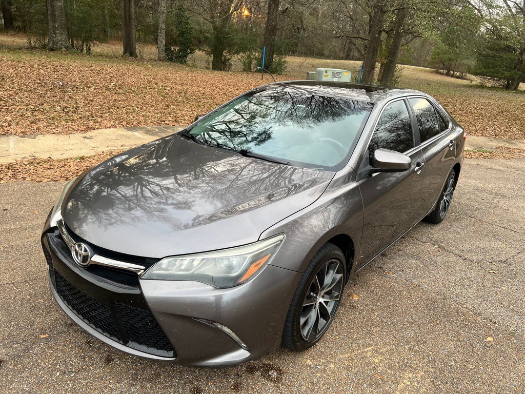 2015 Toyota Camry Image 10