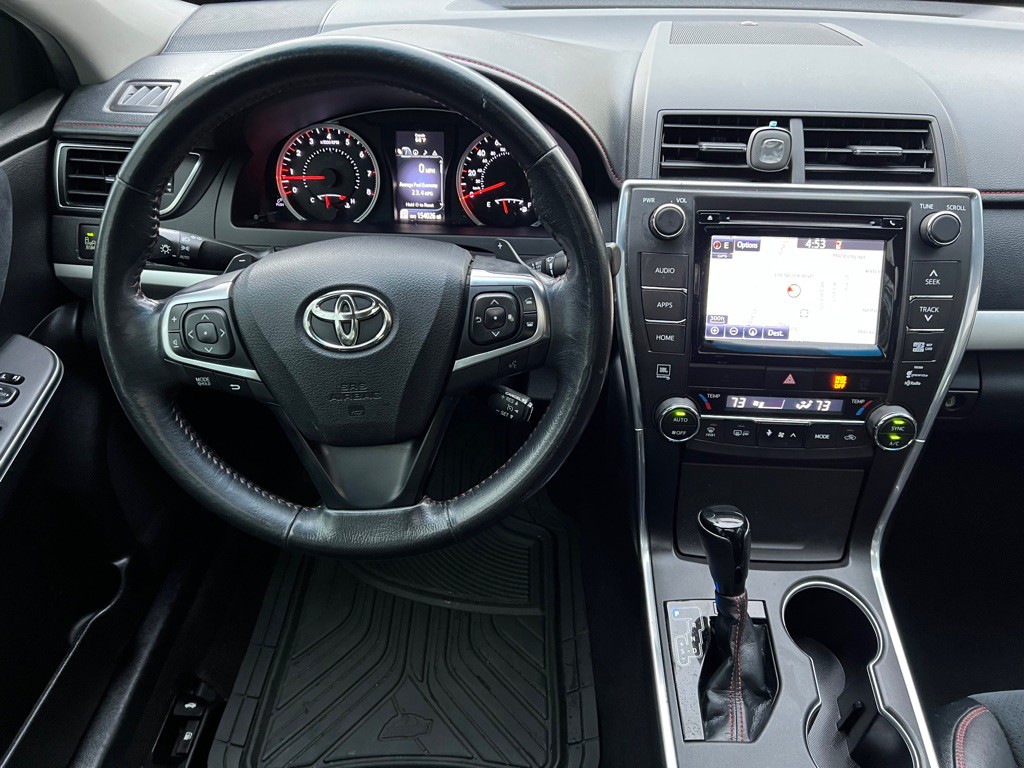 2015 Toyota Camry Image 19
