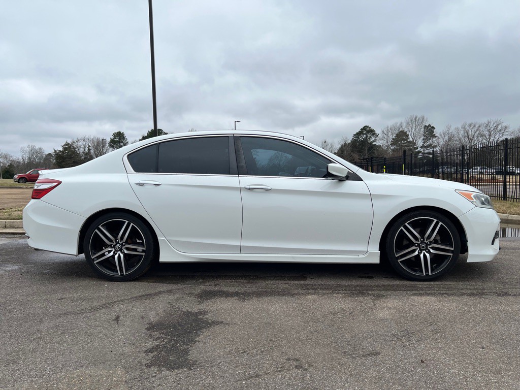 2017 Honda Accord Image 9