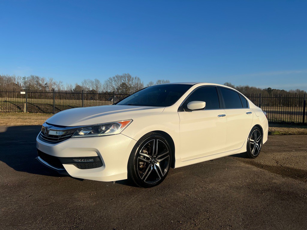 2017 Honda Accord Image 12
