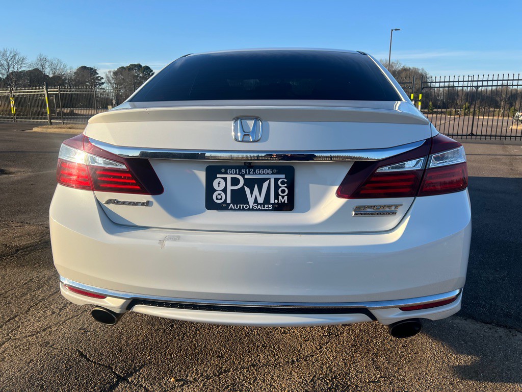2017 Honda Accord Image 15