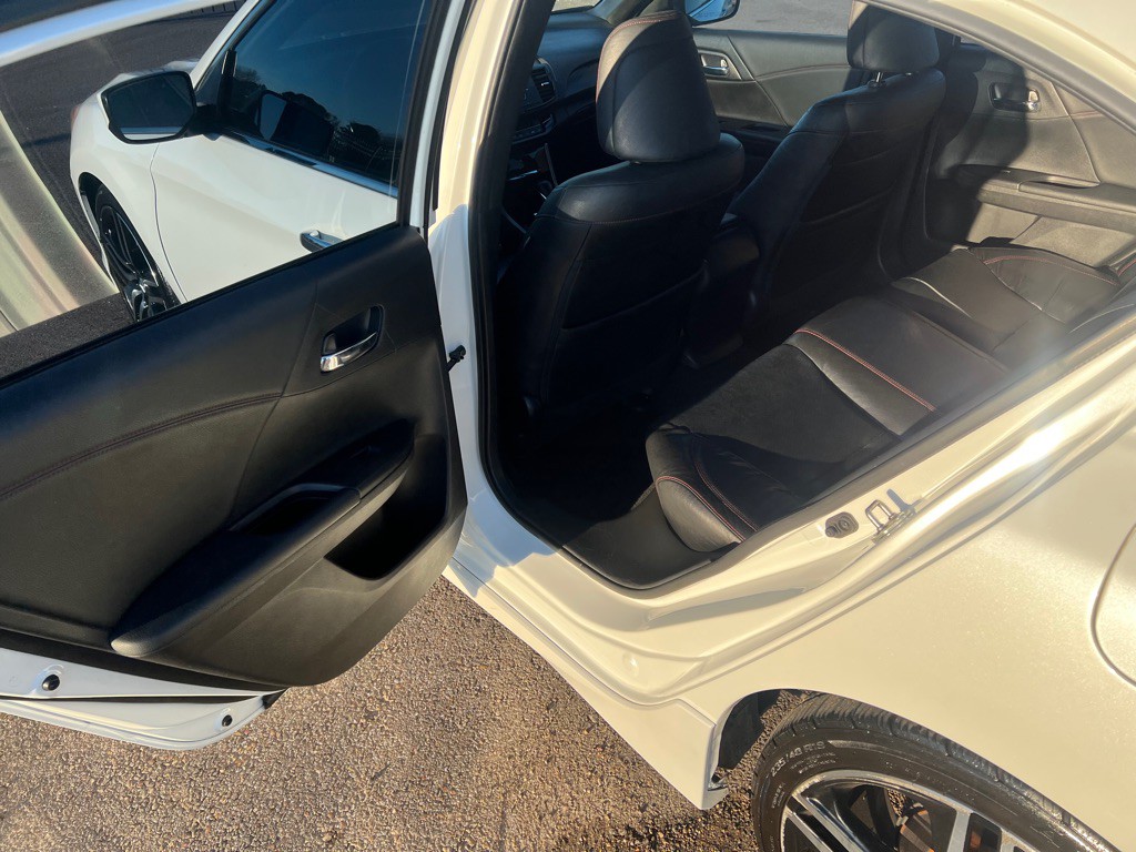 2017 Honda Accord Image 23