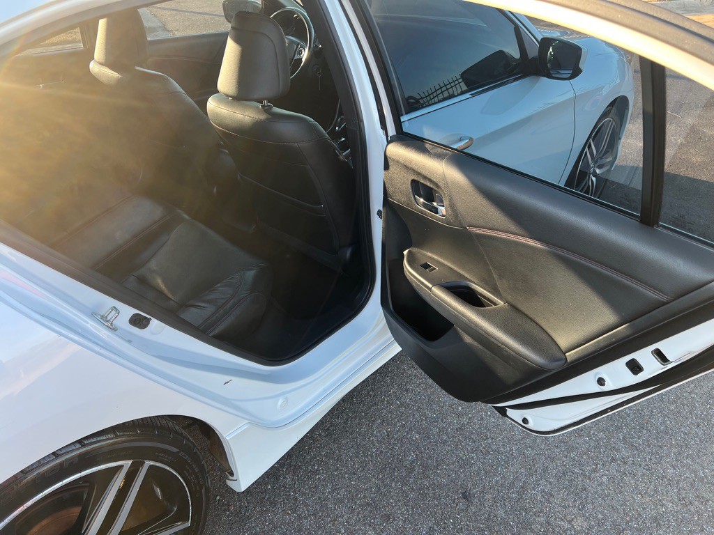 2017 Honda Accord Image 24