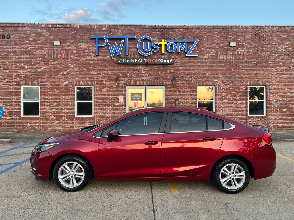2017 Chevrolet Cruze Image 2