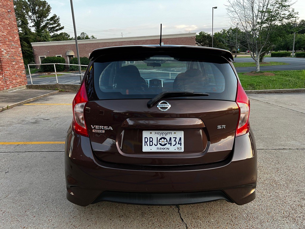 2017 Nissan Versa Image 3