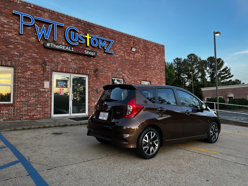 2017 Nissan Versa Image 6