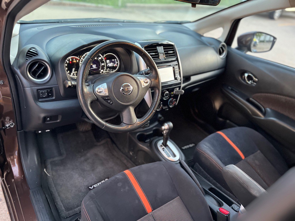 2017 Nissan Versa Image 9