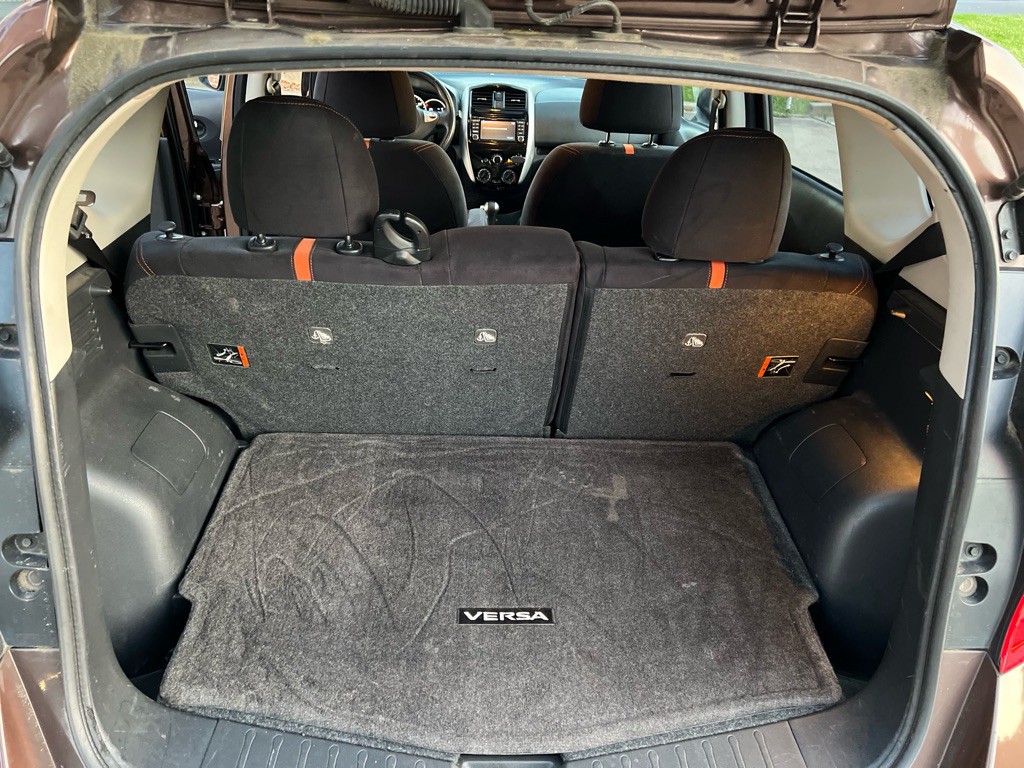 2017 Nissan Versa Image 11