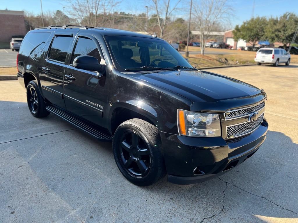 2012 Chevrolet Suburban Image 8