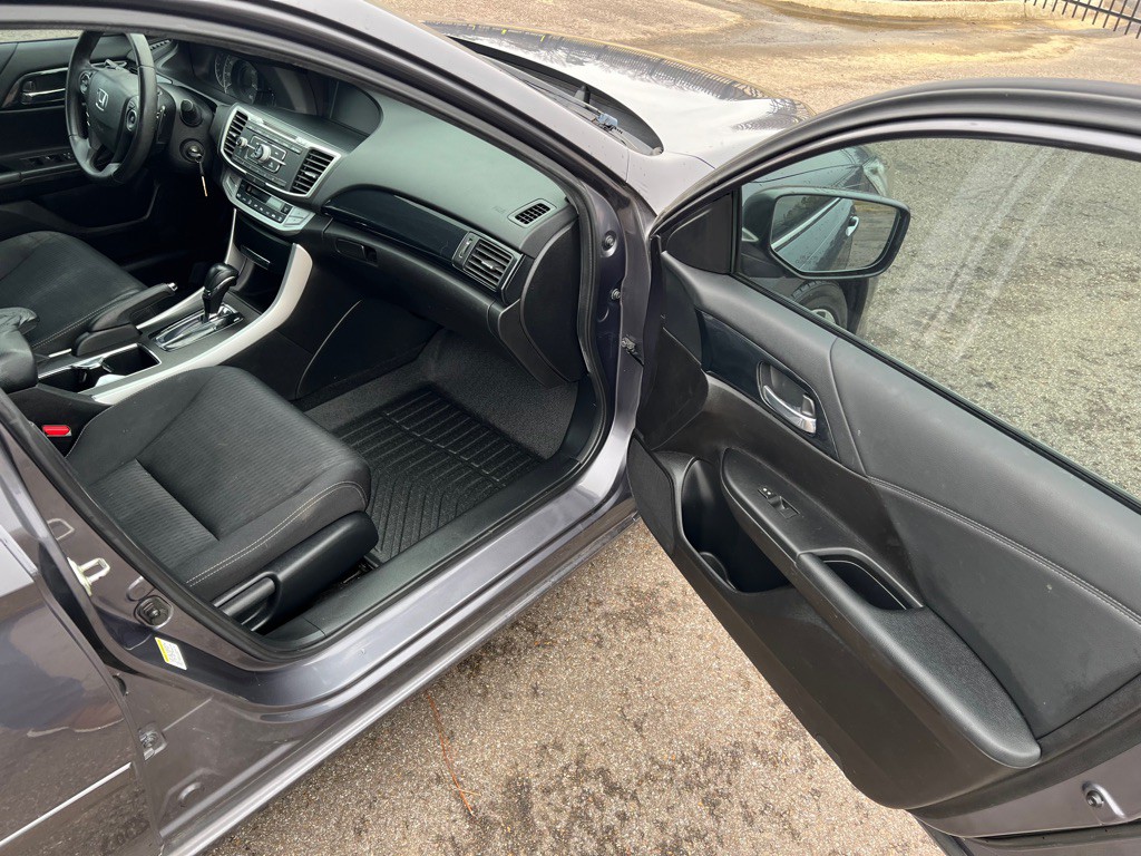 2014 Honda Accord Image 17