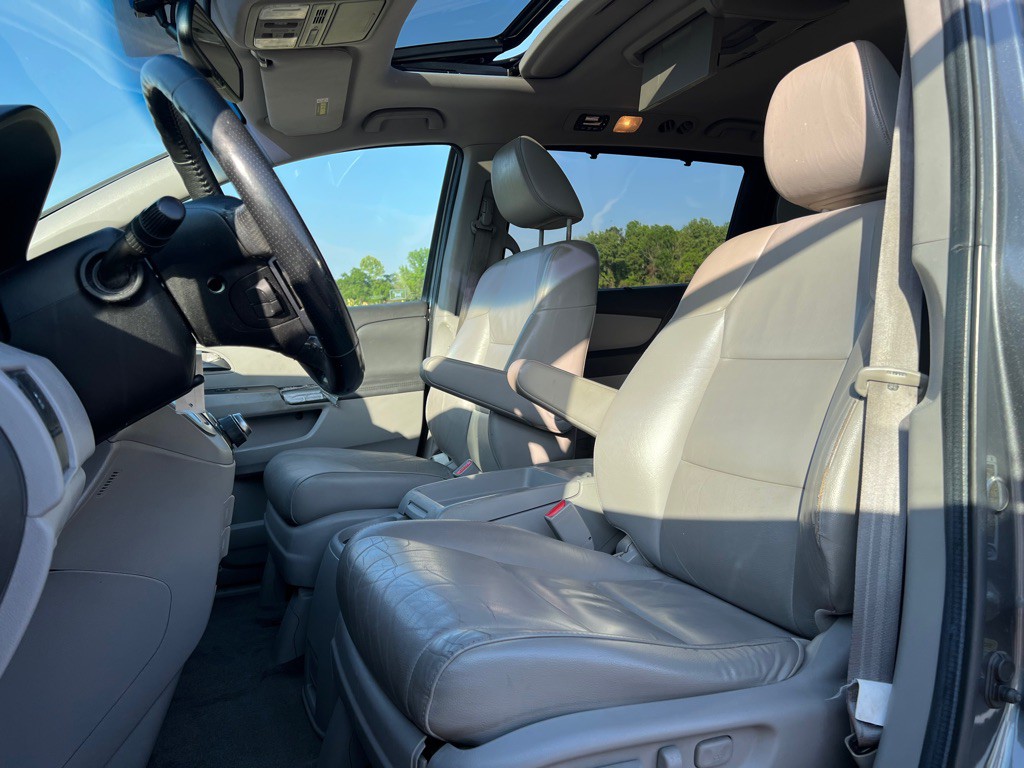 2012 Honda Odyssey Image 10