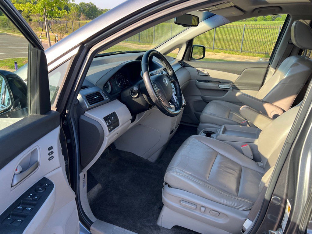 2012 Honda Odyssey Image 11