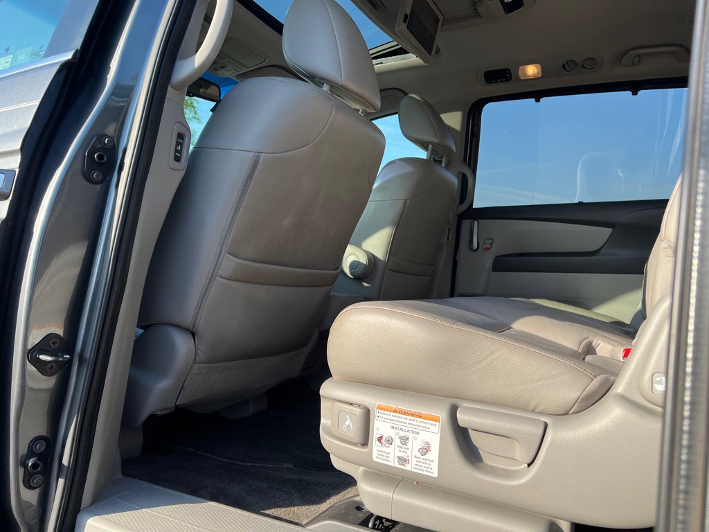 2012 Honda Odyssey Image 13