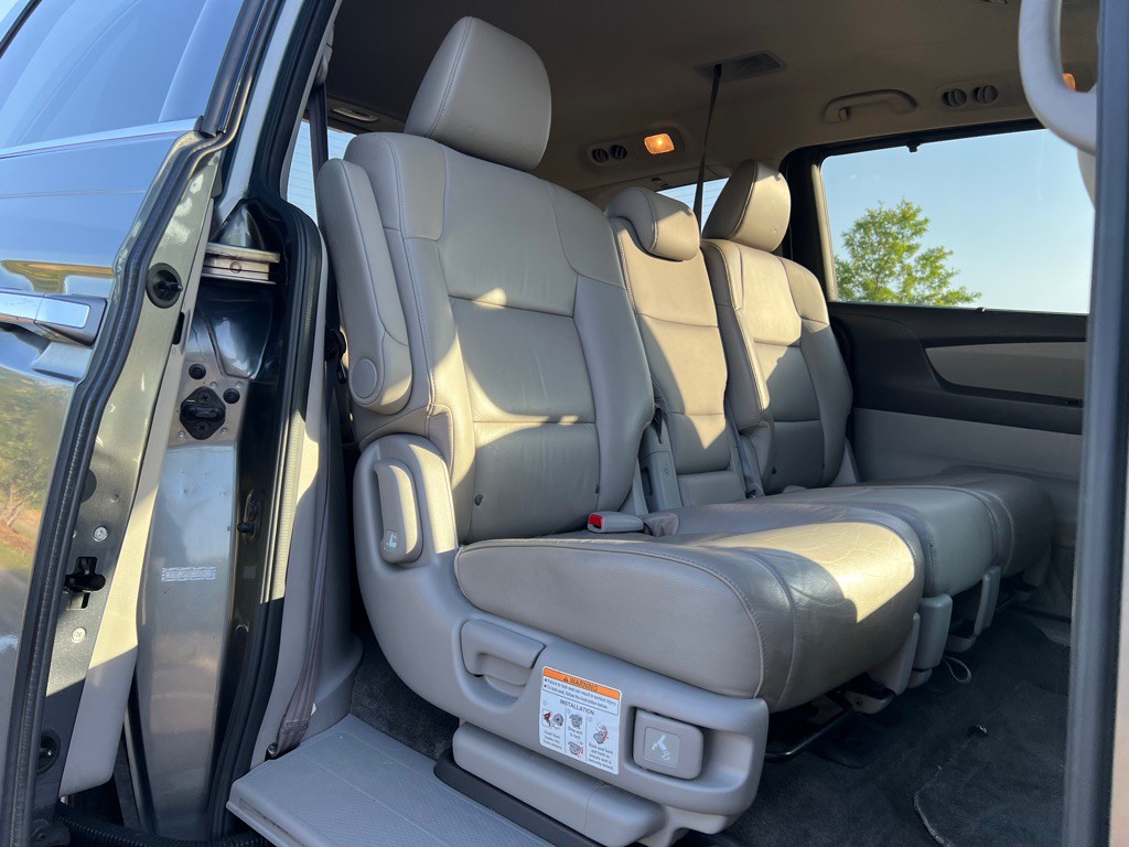 2012 Honda Odyssey Image 16