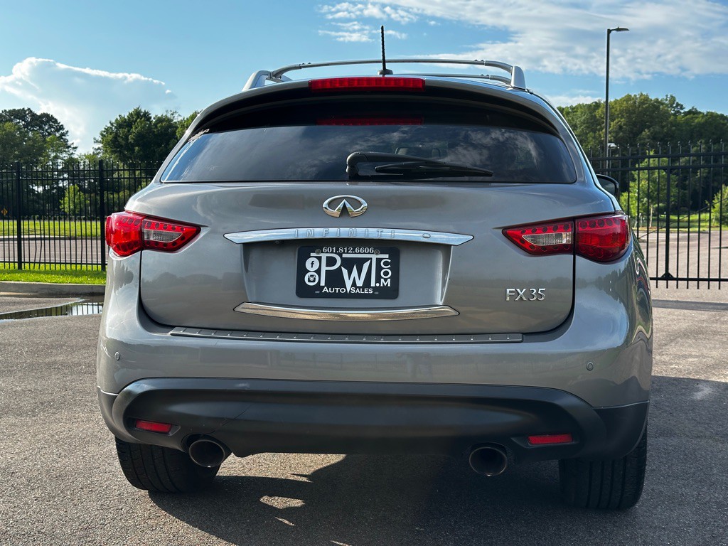 2011 INFINITI FX35 Image 21