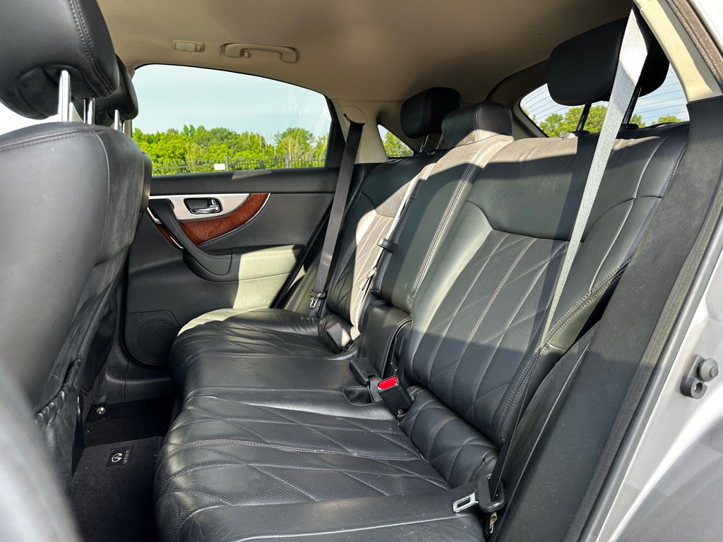 2011 INFINITI FX35 Image 29