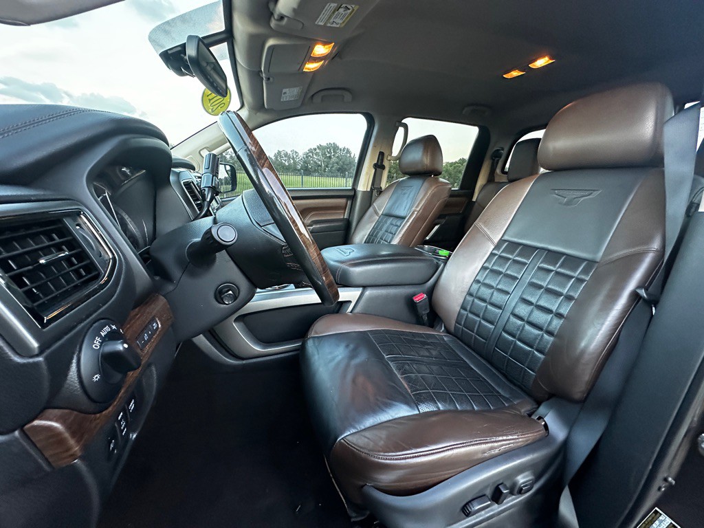 2017 Nissan Titan Image 6