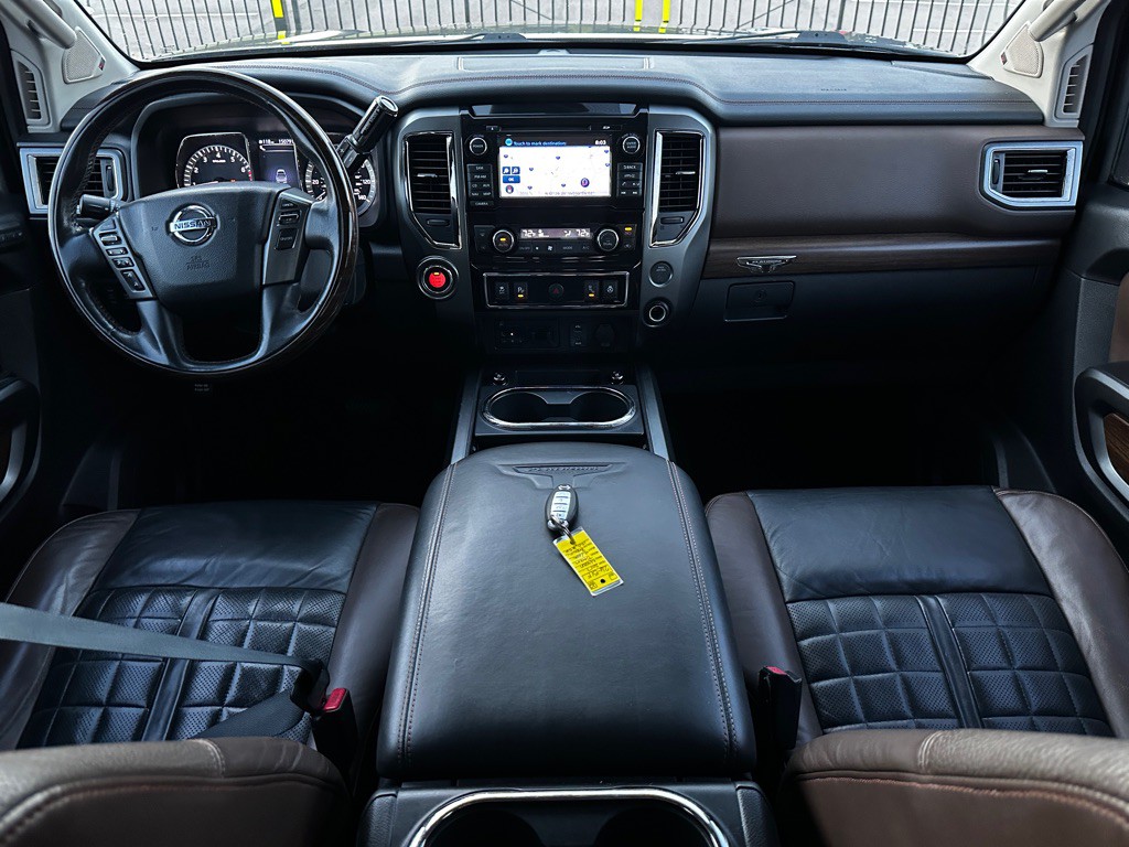 2017 Nissan Titan Image 8