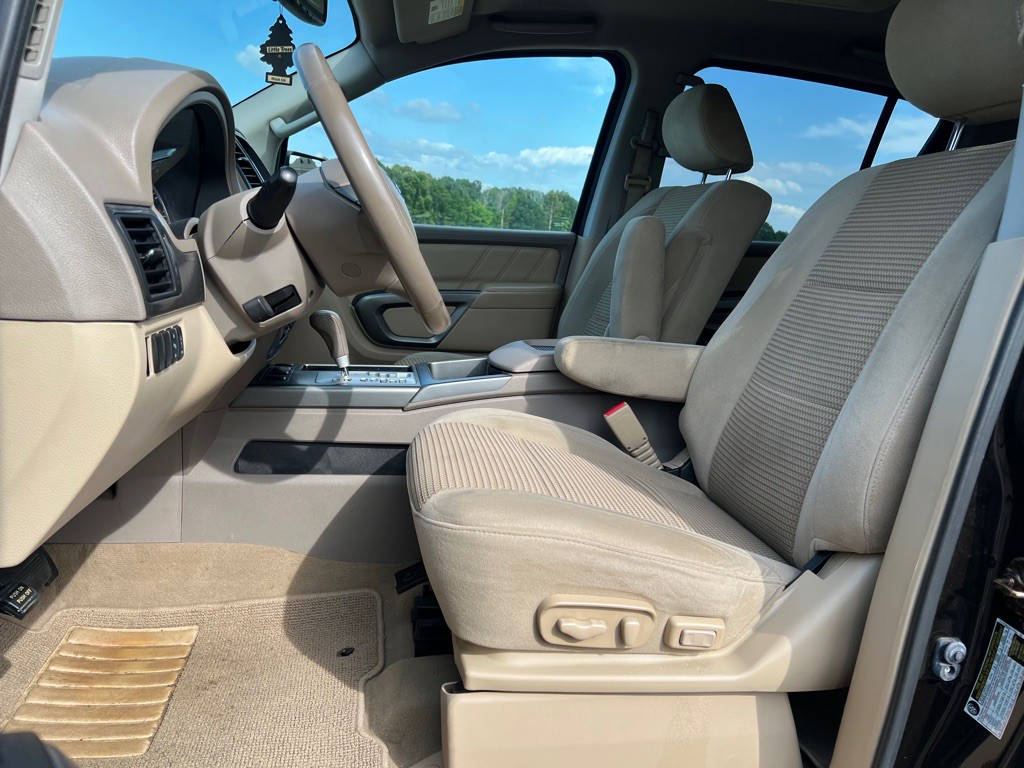 2015 Nissan Armada Image 10
