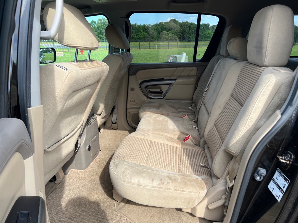 2015 Nissan Armada Image 12